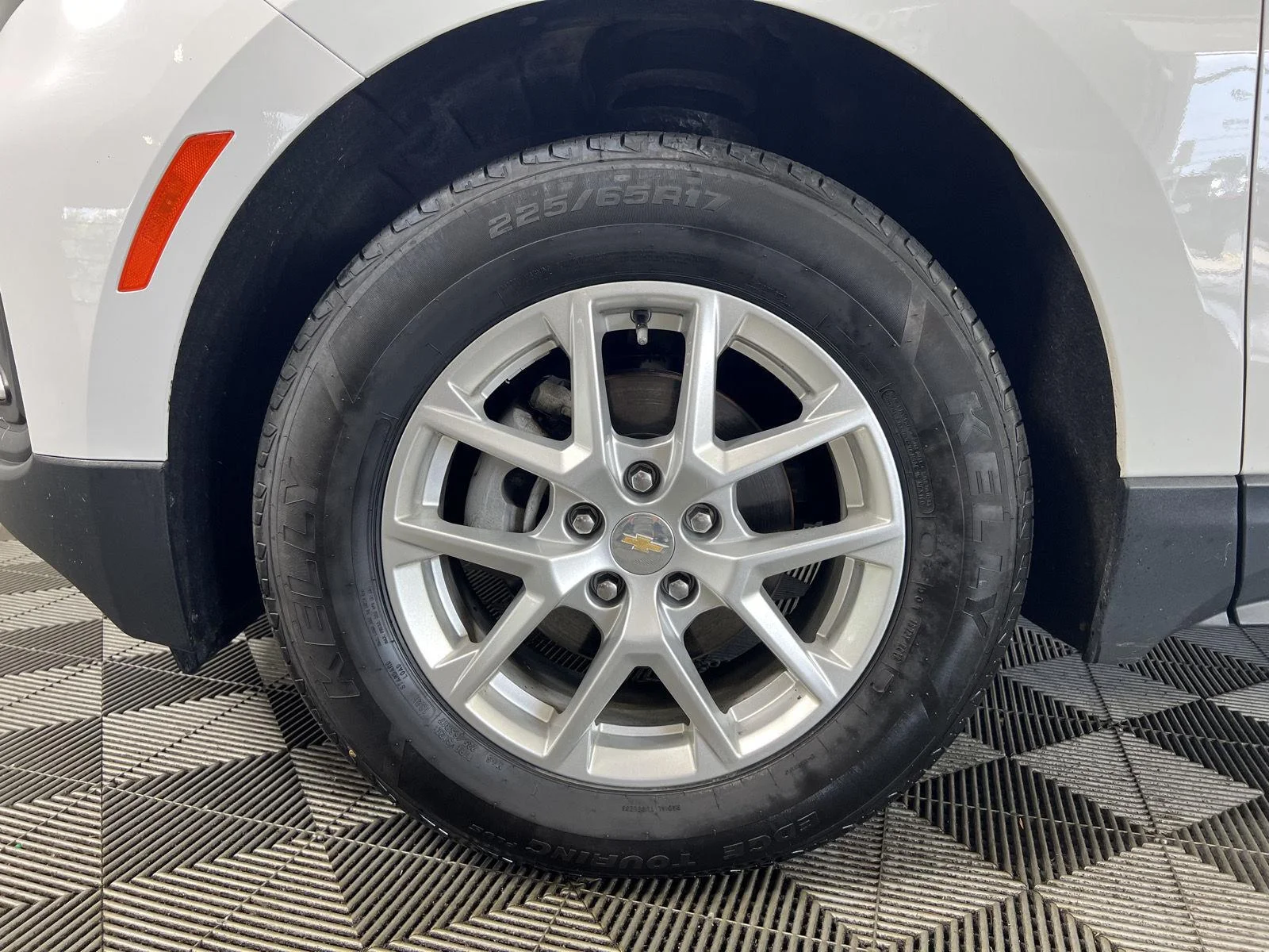 Used 2022 Summit White Chevrolet LS image 29