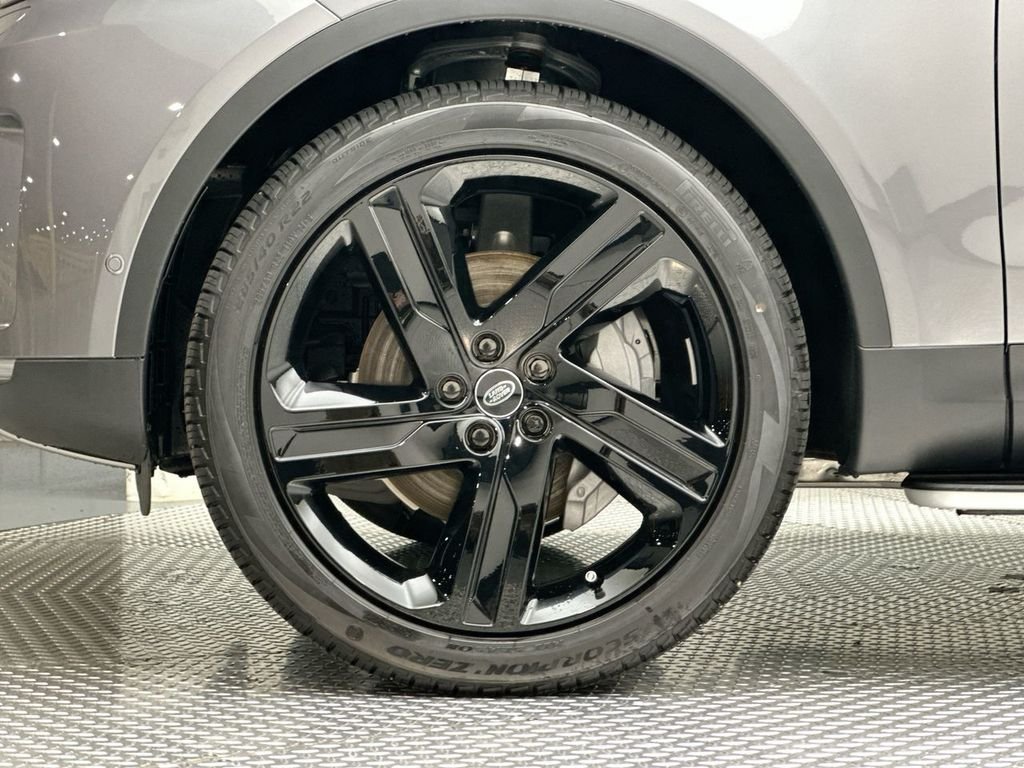 New 2026 Eiger Grey Land Rover S image 5