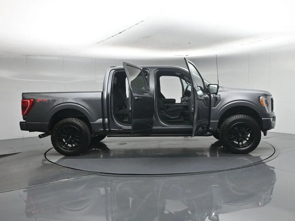 Used 2023 Gray Ford XLT image 4