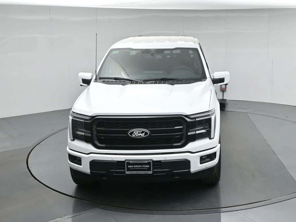 New 2026 Oxford White Ford Lariat image 39