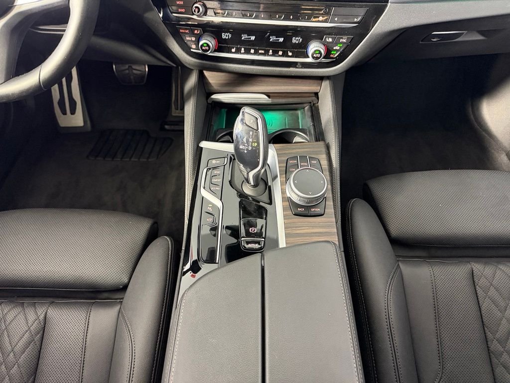 Used 2021 Gray BMW 540i image 15