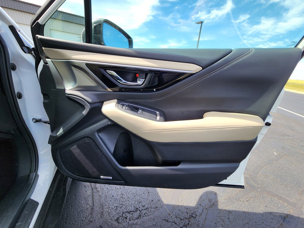 Used 2021 Crystal White Pearl Subaru Limited image 24