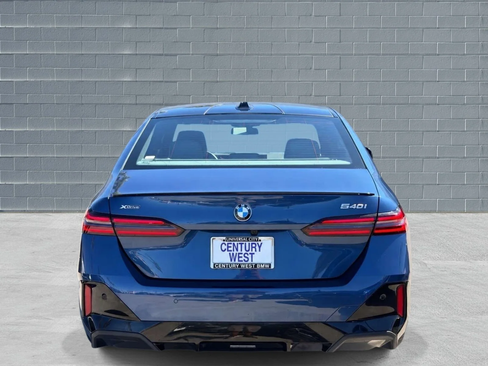 Used 2025 Phytonic Blue Metallic BMW 540i xDrive Sedan image 4