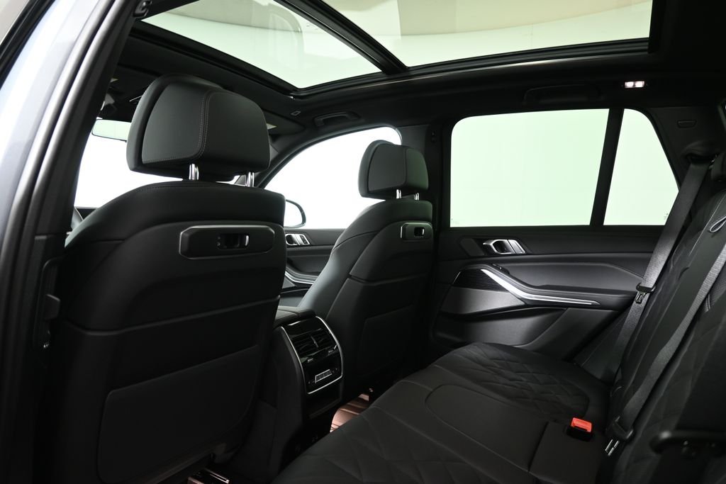 Used 2026 Gray BMW xDrive40i image 33