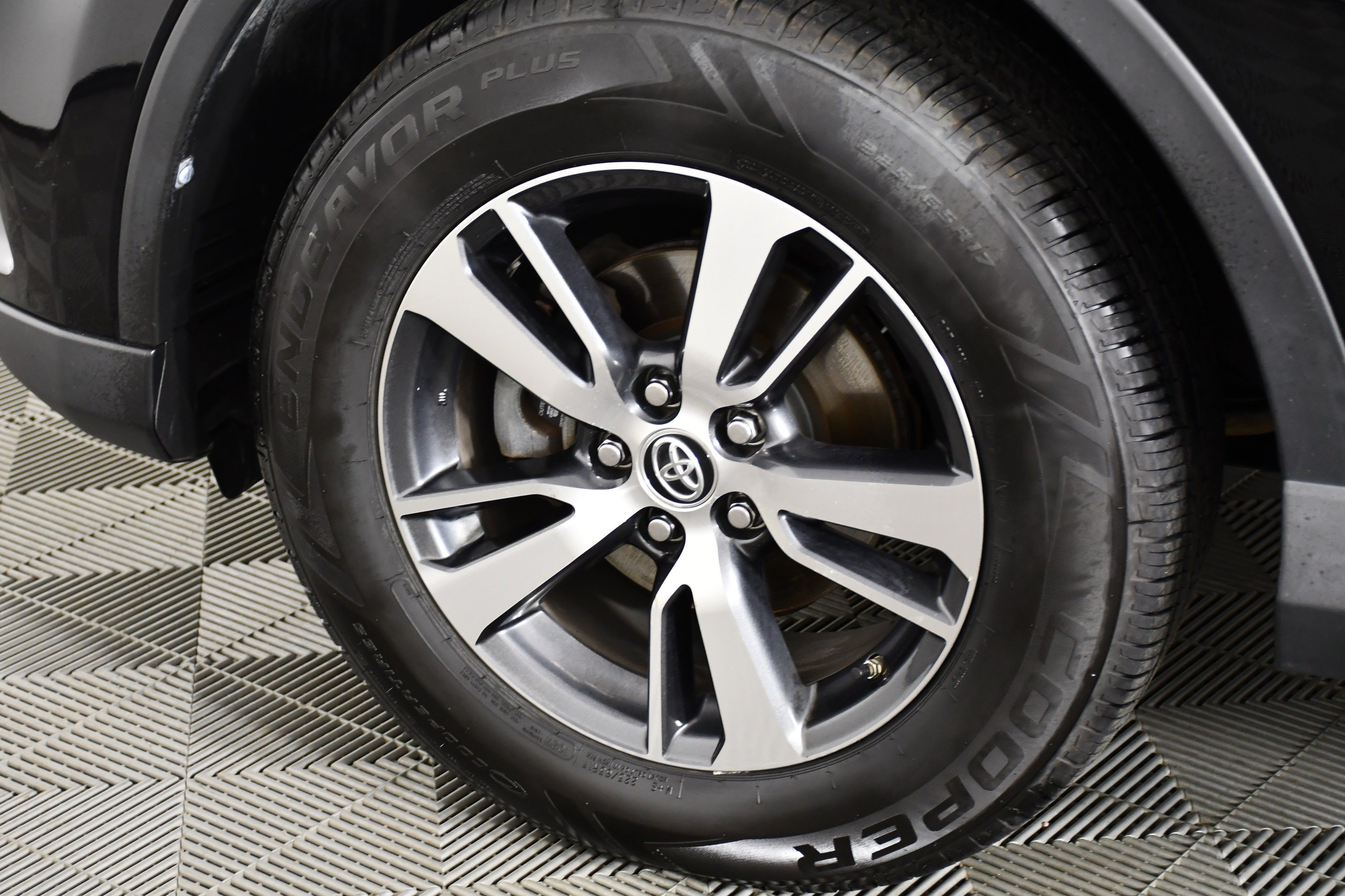 Used 2016 Black Toyota XLE image 52