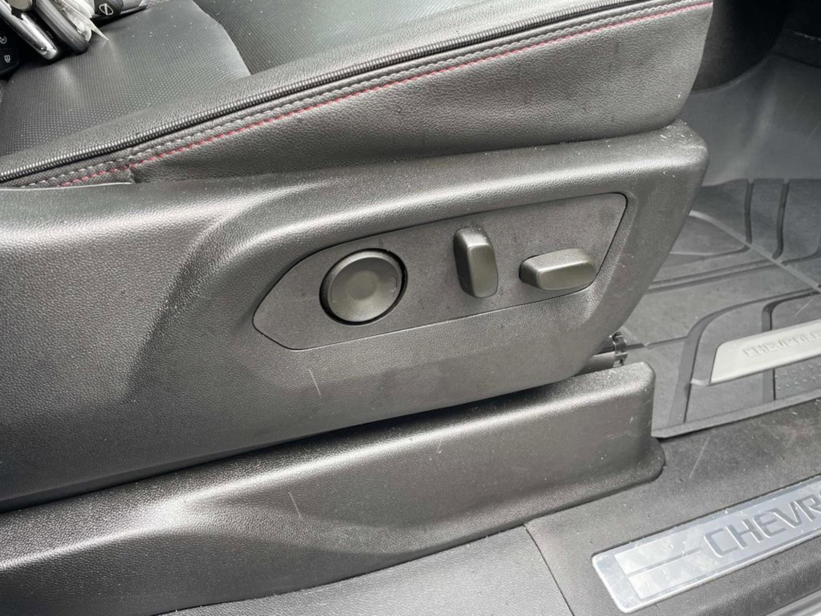 Used 2024 White Chevrolet RST image 21