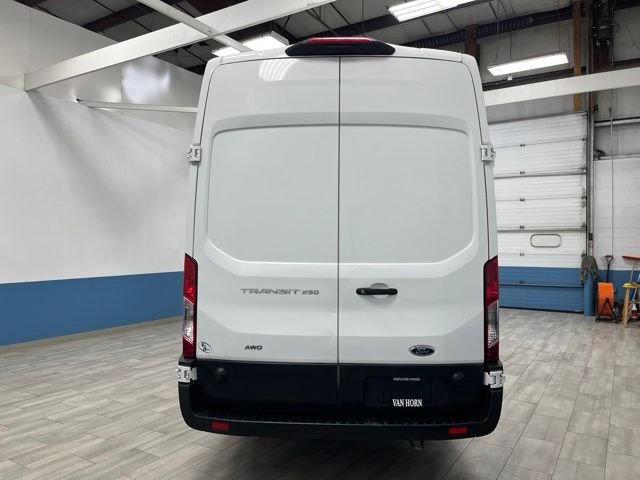 Used 2025 Oxford White Ford Base image 5