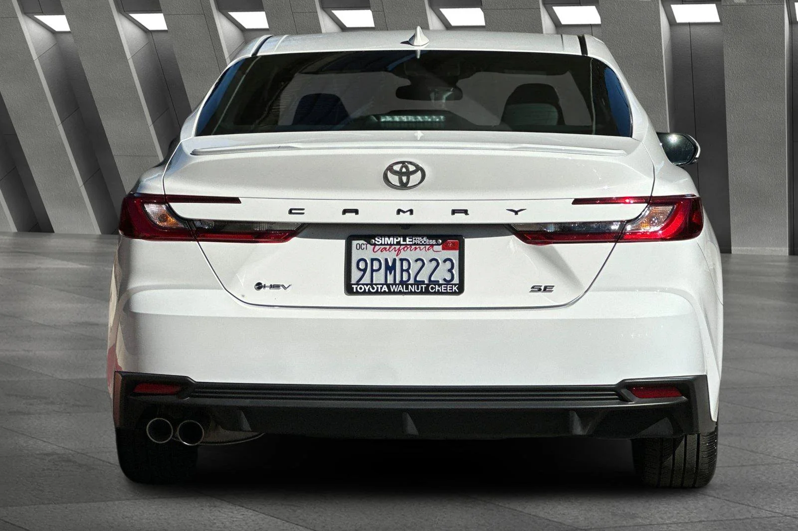 2025 Toyota Camry SE - Photo 12
