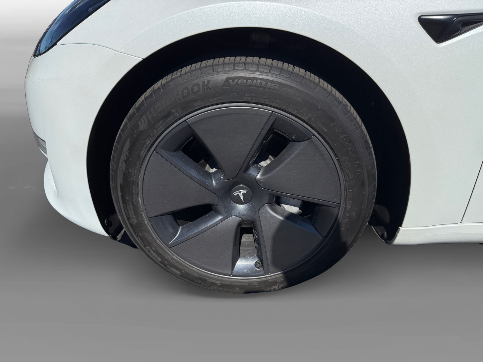 Used 2023 Pearl White Multi-Coat Tesla  image 9