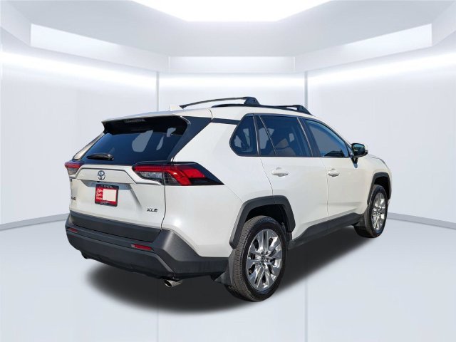 Certified Used 2025 Beige Toyota XLE Premium image 5