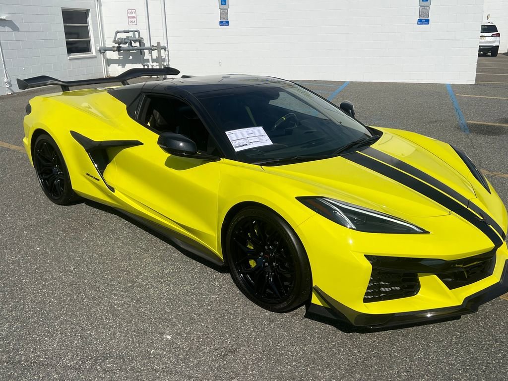Used 2023 Accelerate Yellow Metallic Chevrolet 3LZ image 27