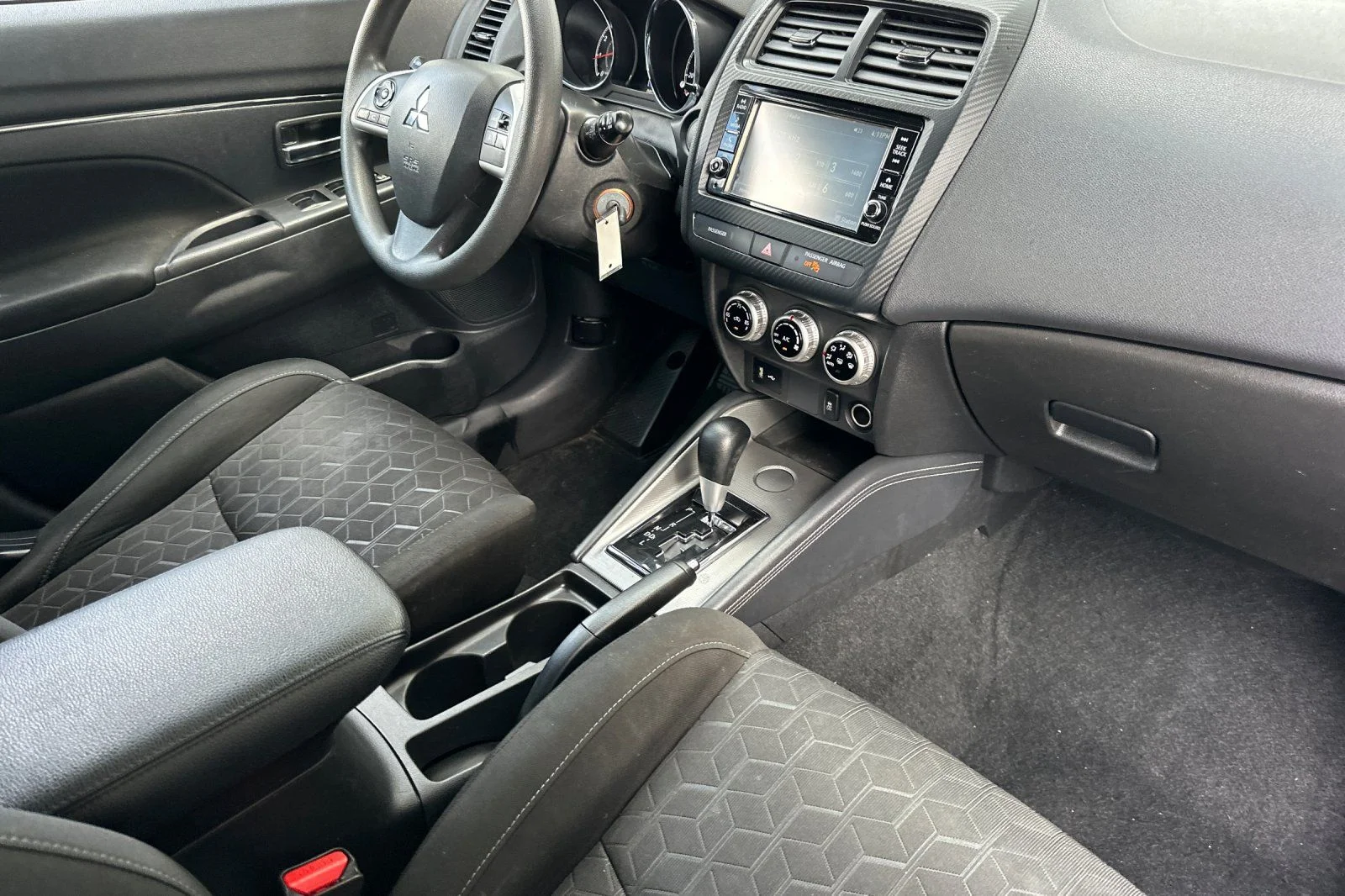 Used 2022  Mitsubishi 2.0 ES image 16