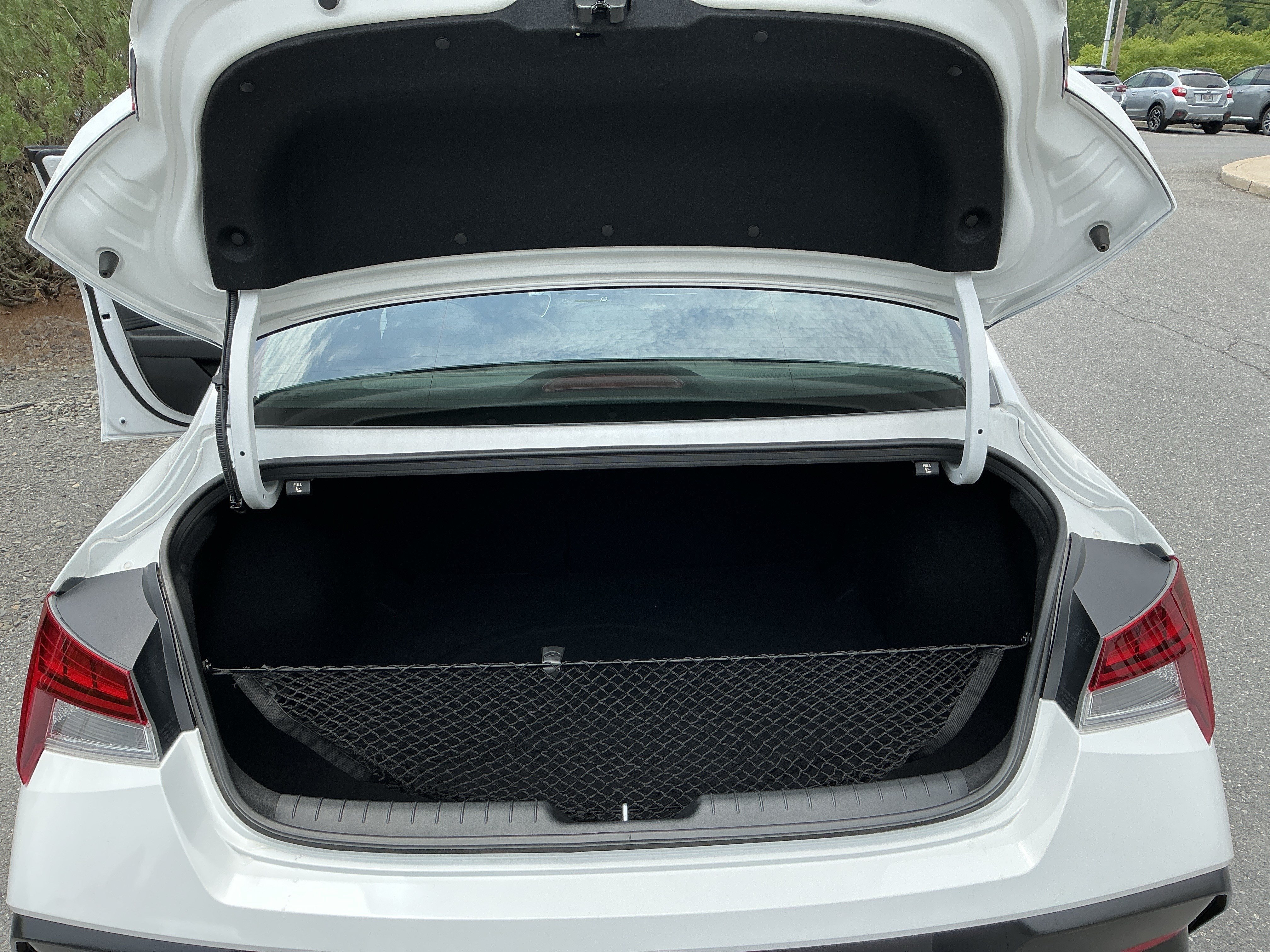 Used 2025 Serenity White Hyundai Limited image 17