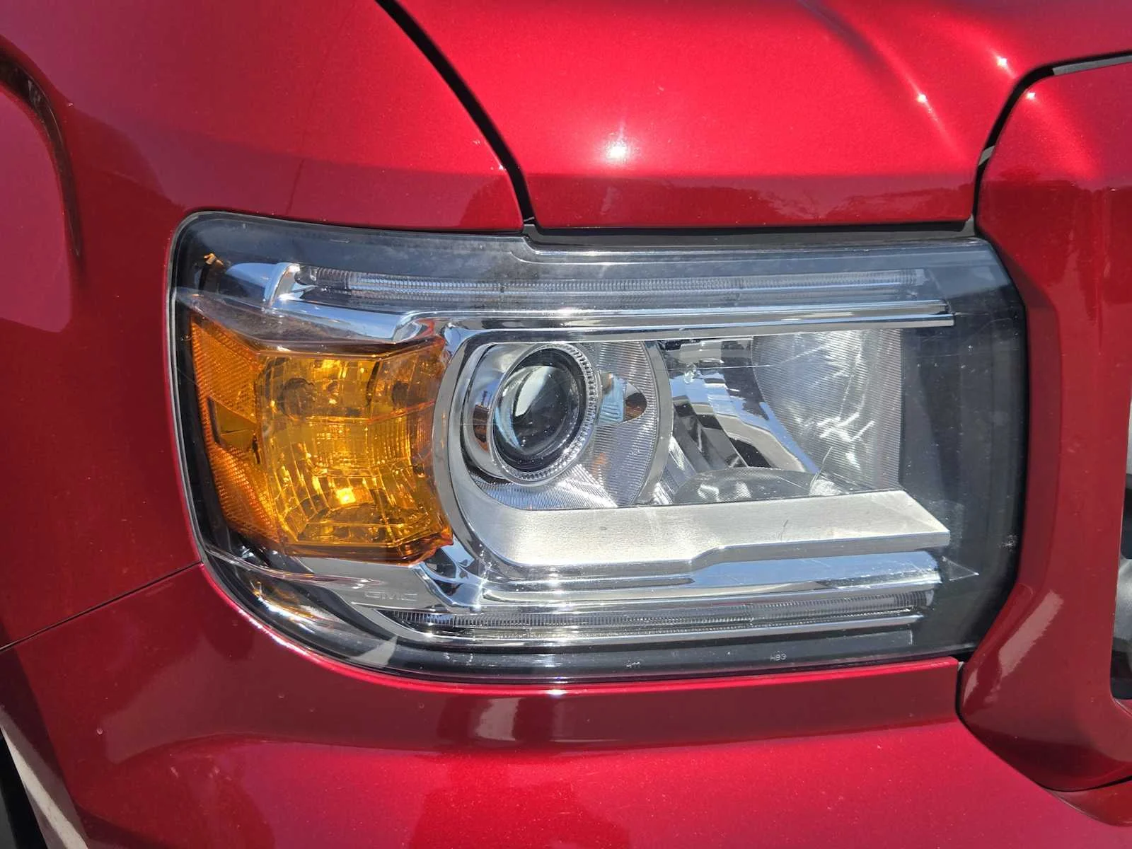 Used 2020 RED QUARTZ TINTCOAT GMC 4WD SLE image 8