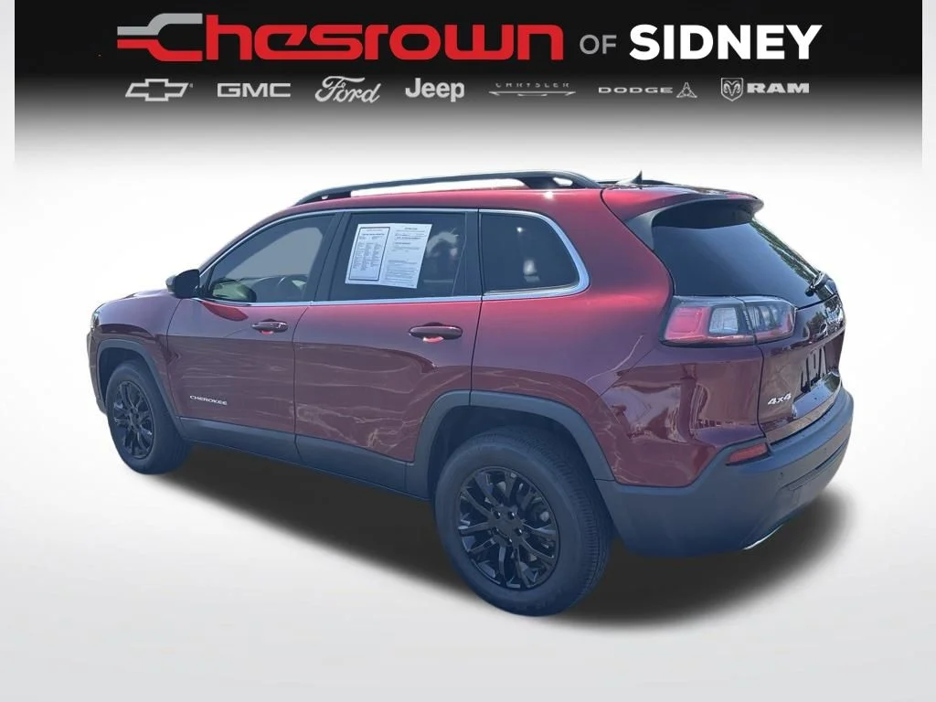 Used 2020 Red Jeep Latitude Plus image 3