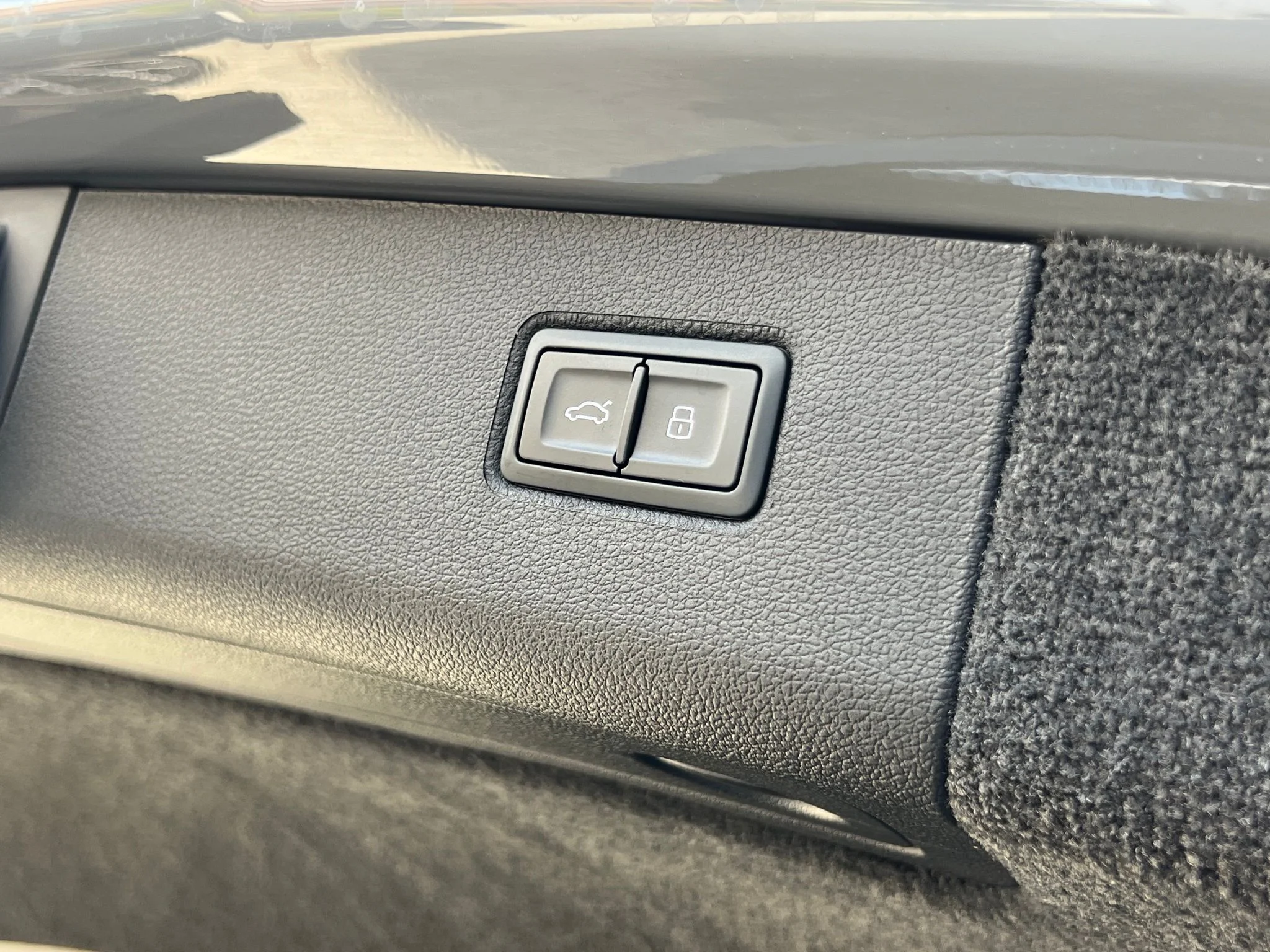 Certified Used 2024  Bentley S image 26