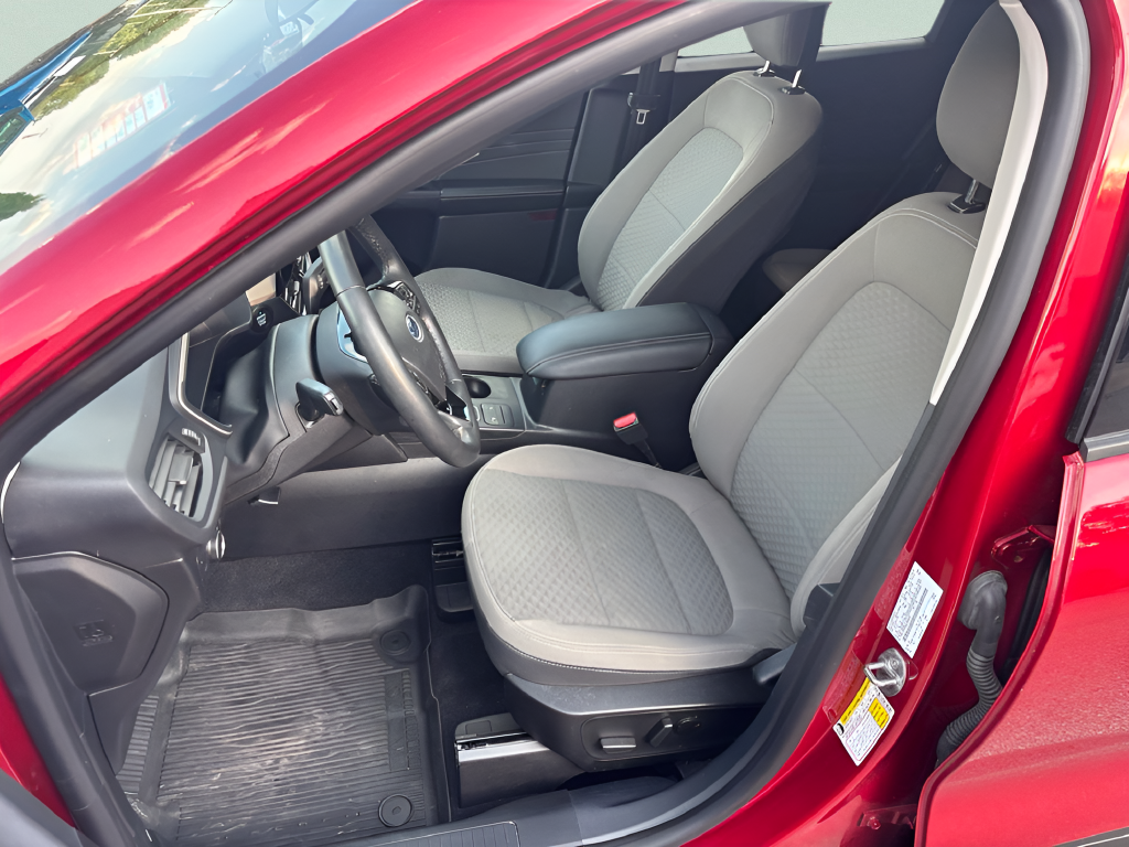 Certified Used 2022 Red Ford SE image 9