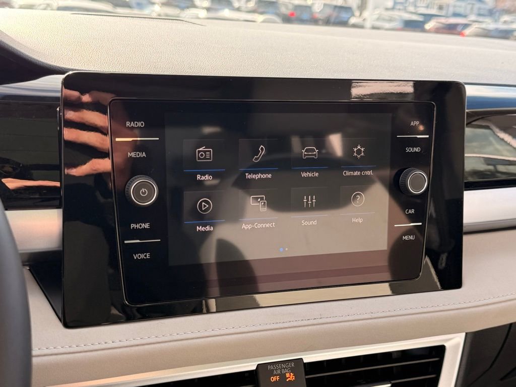 New 2026 Pure White Volkswagen 1.5T SE image 21