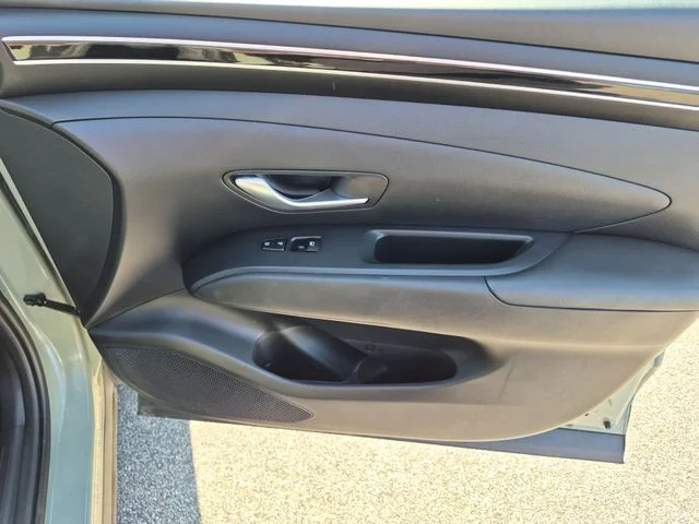 Used 2024 Green Hyundai SE image 32