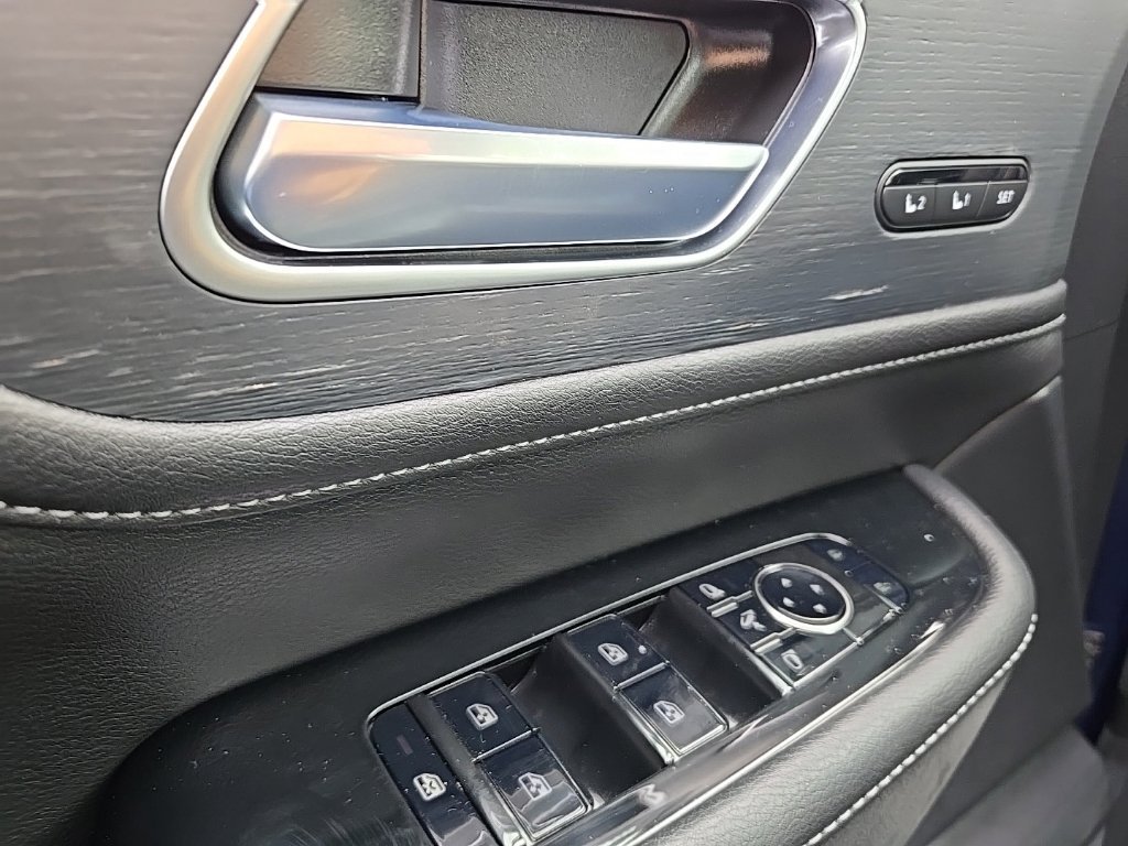 Used 2025 Blue INFINITI SENSORY image 24