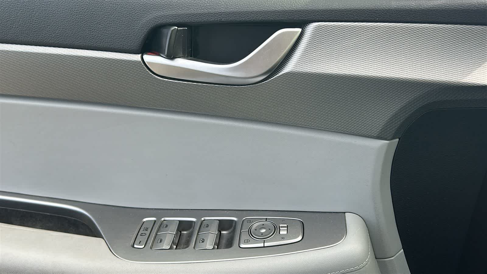 Used 2020 Moonlight Cloud Hyundai SEL image 21
