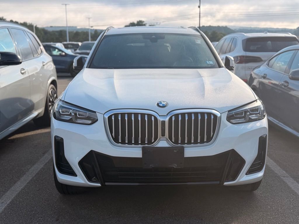 Used 2024 Alpine White BMW xDrive30i image 2