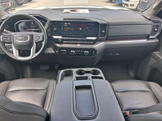 Used 2025 White GMC SLT image 9