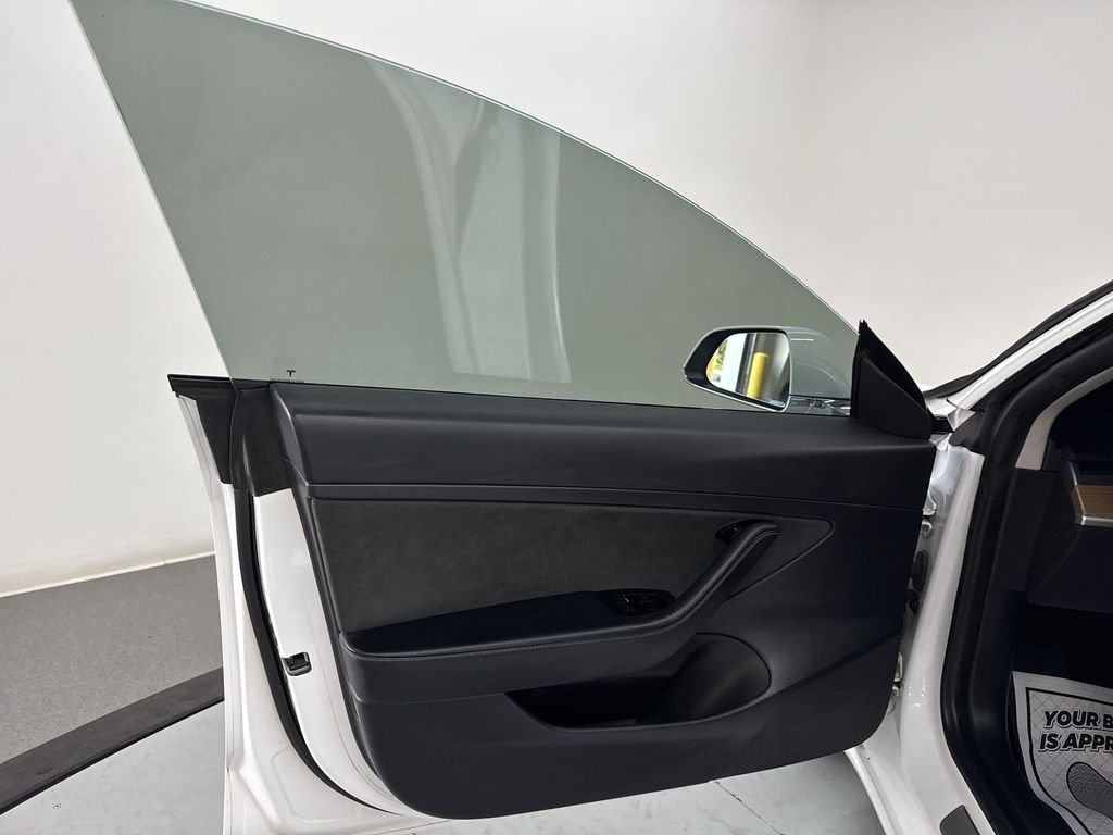 Used 2020 White Tesla Standard Range Plus image 14