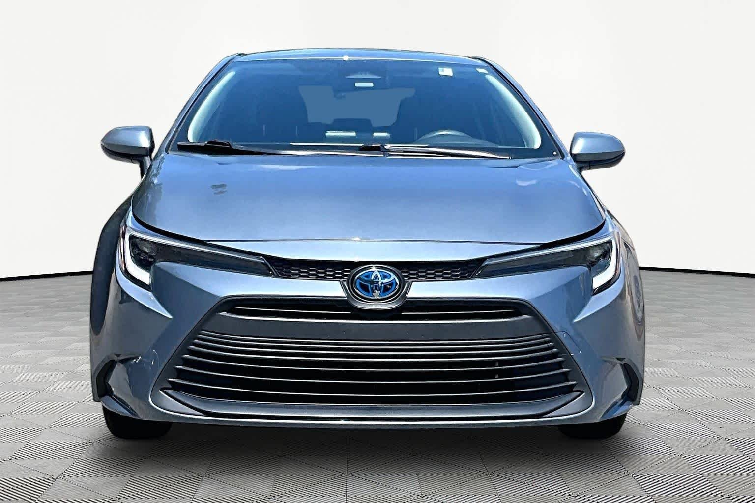 Used 2025 Celestite Toyota Hybrid LE image 3