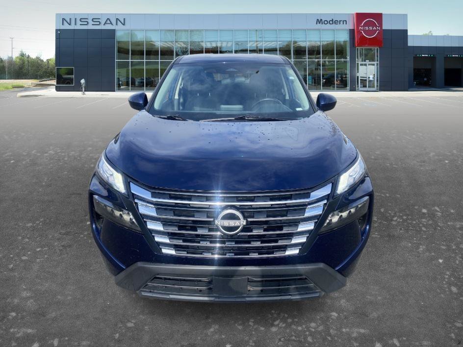 Used 2025 Deep Ocean Blue Pearl Nissan SV image 2