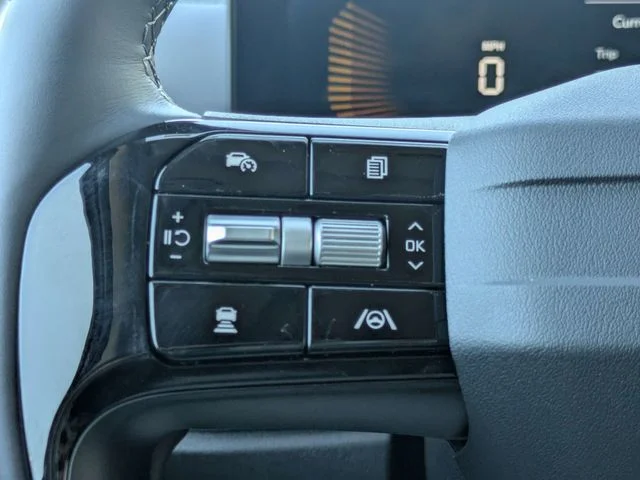 New 2026 Ivory Silver Kia S image 28