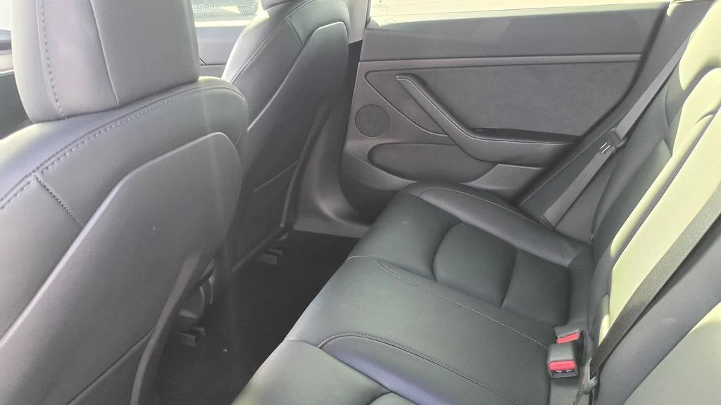 Used 2022 Blue Tesla Long Range image 17