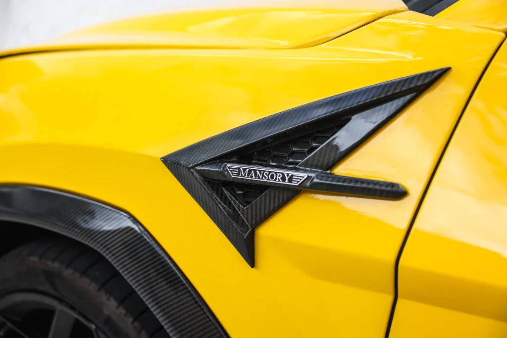 Used 2019 Yellow Lamborghini Base image 20
