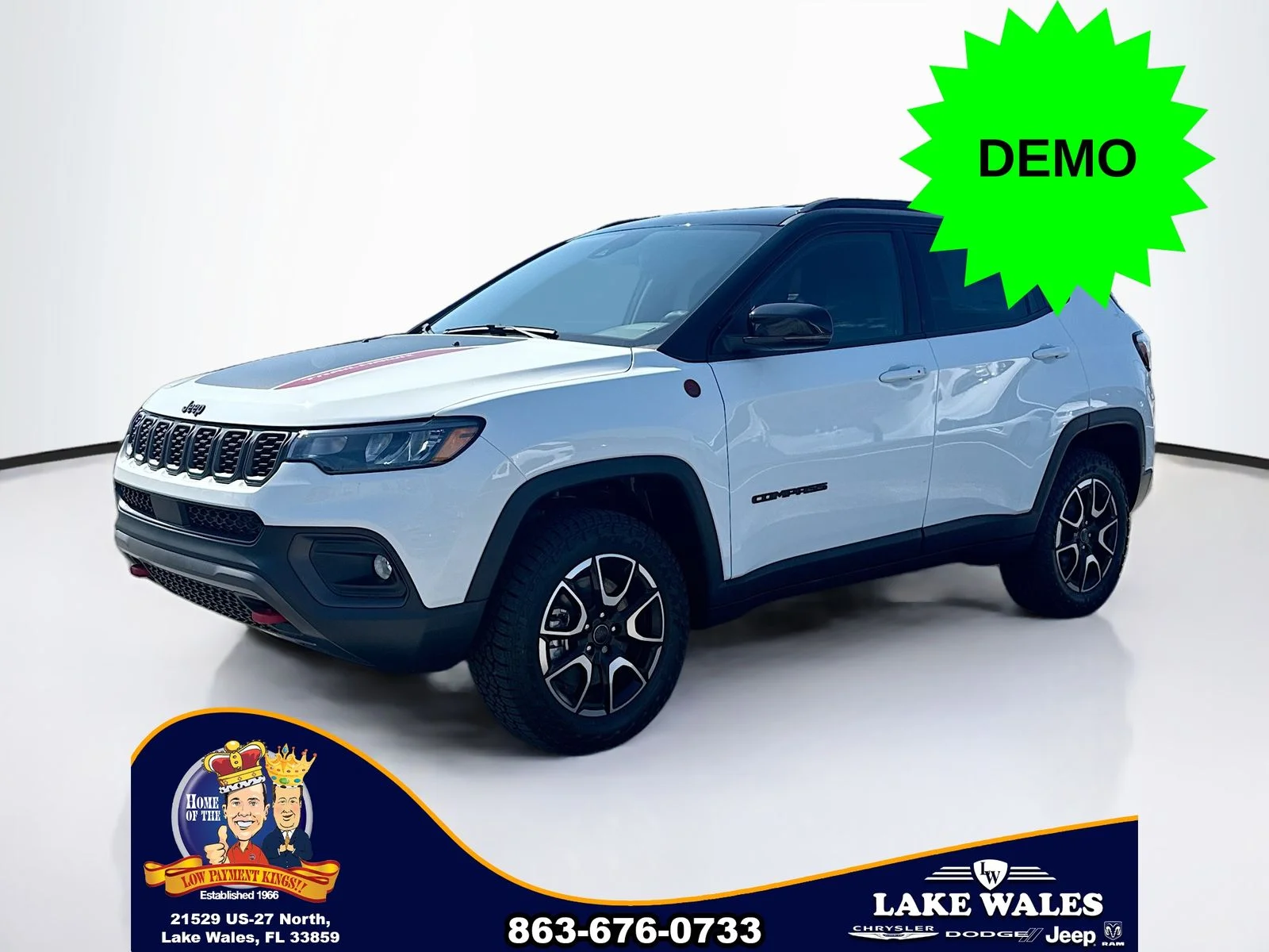 New 2026 Bright White Clear-Coat Exterior Paint Jeep Trailhawk image 2