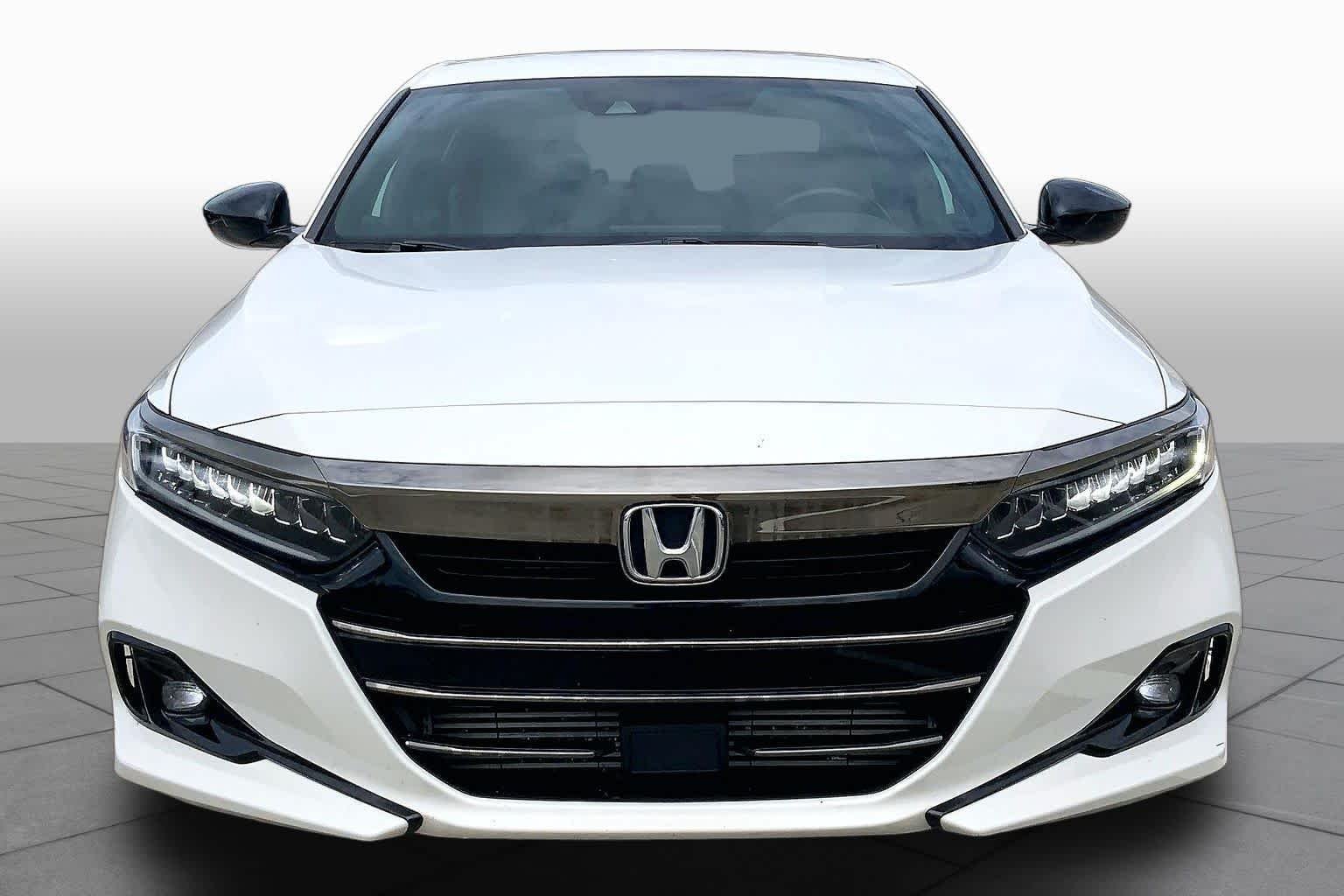 Used 2022 Platinum White Pearl Honda Sport image 4
