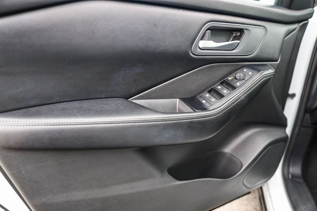 2024 Nissan Rogue SV - Photo 20
