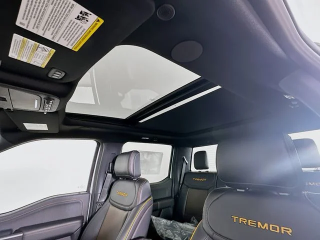 New 2026 Oxford White Ford Tremor image 23