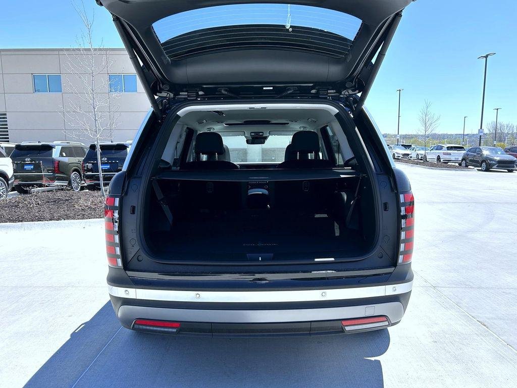 New 2026 Black Hyundai SEL Premium 7P image 9