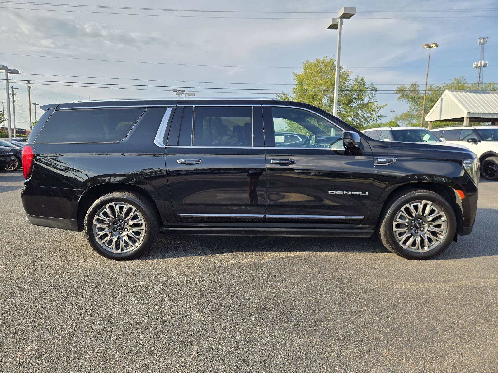 Used 2023 ONYX BLACK GMC Denali Ultimate image 6