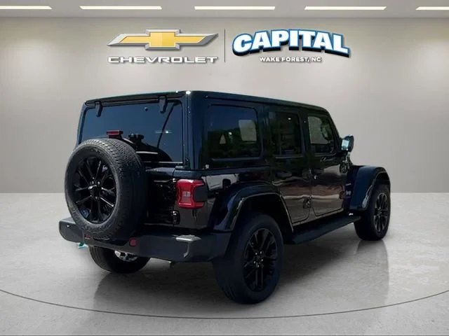 Used 2022 Black Jeep Unlimited Sahara 4x4 image 5
