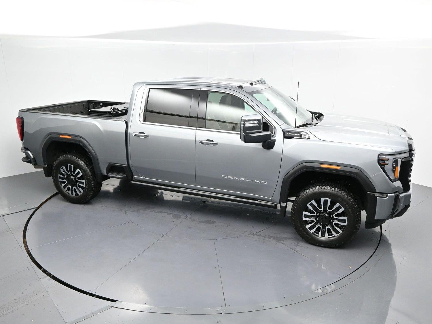 Used 2026 Sterling Metallic GMC Denali Ultimate image 41