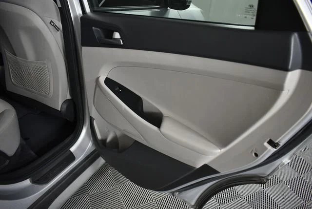 Used 2017 Silver Hyundai Sport image 21