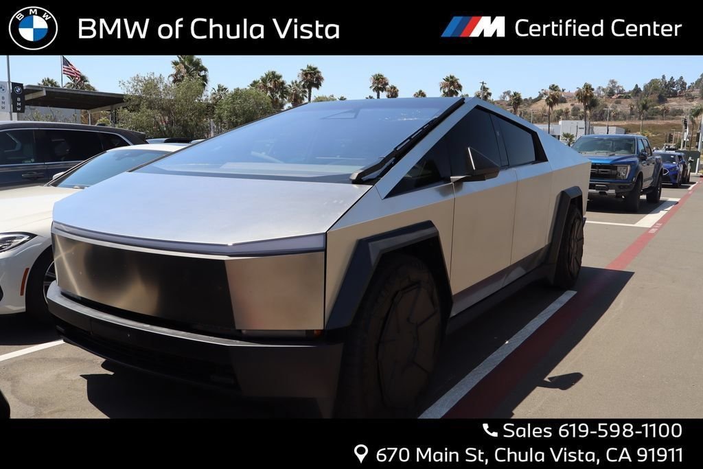 Used 2024  Tesla Base image 2
