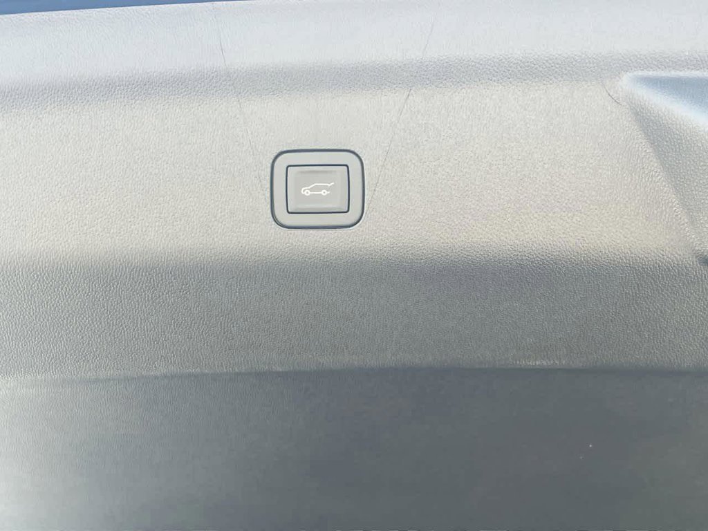 2026 Chevrolet Suburban High Country - Photo 8