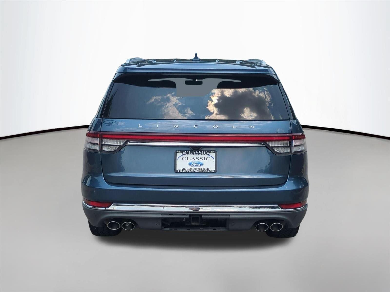 Used 2020 Blue Diamond Metallic Lincoln Reserve image 4