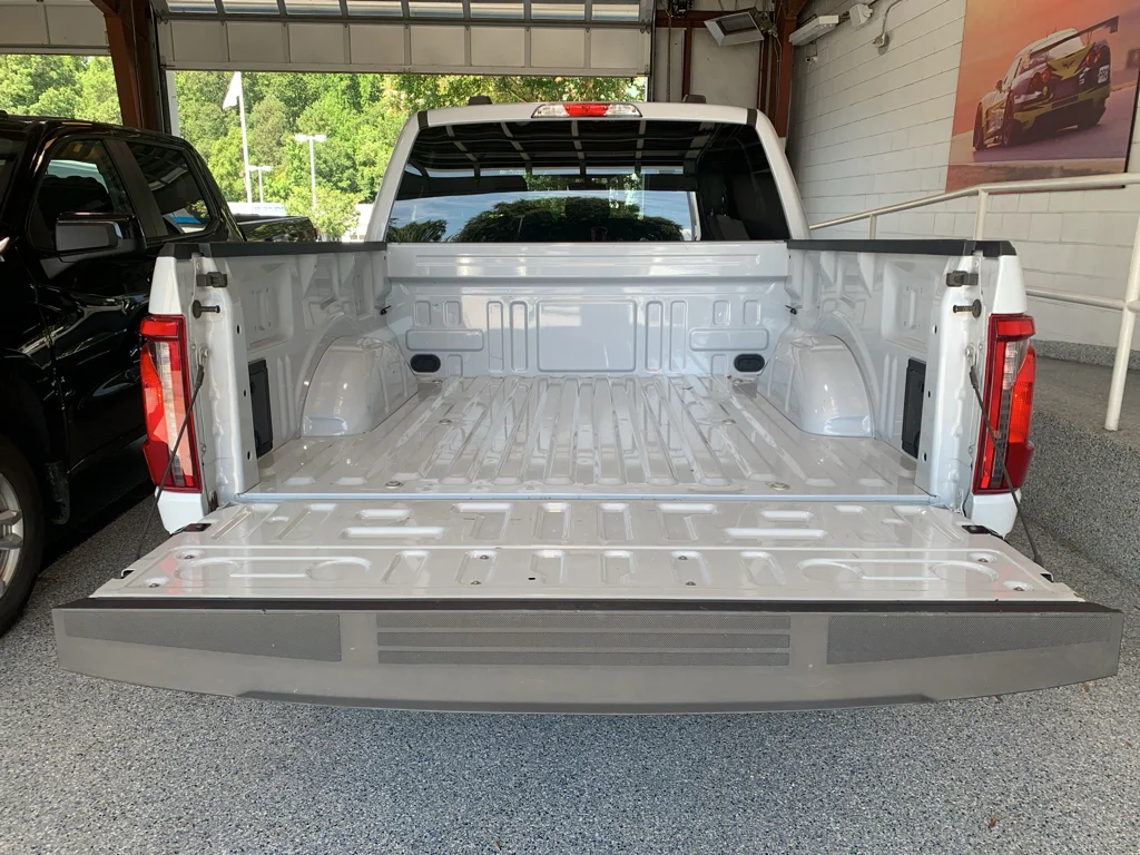 Used 2025  Ford XLT image 8