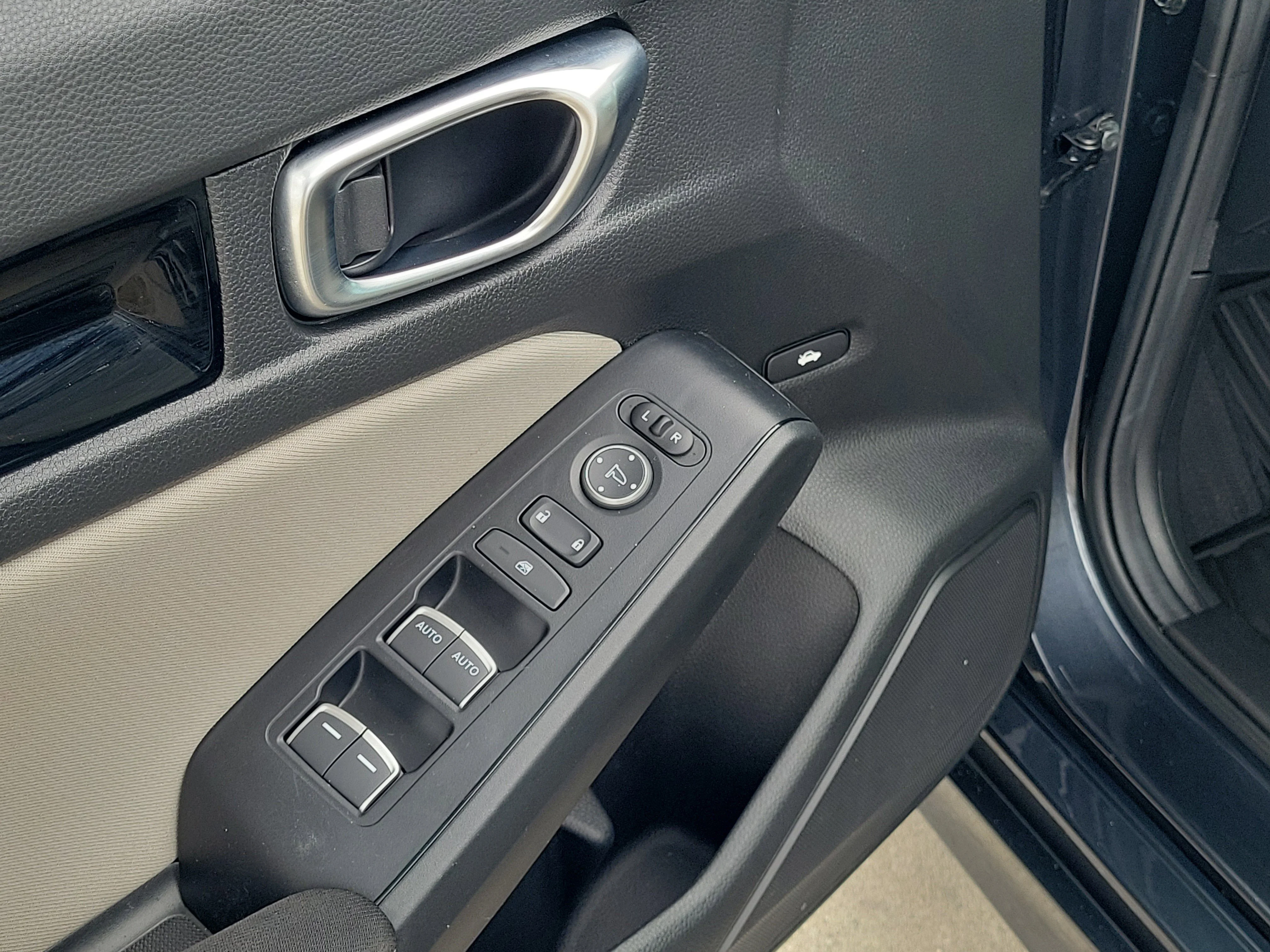 Used 2024 Gray Honda EX image 19