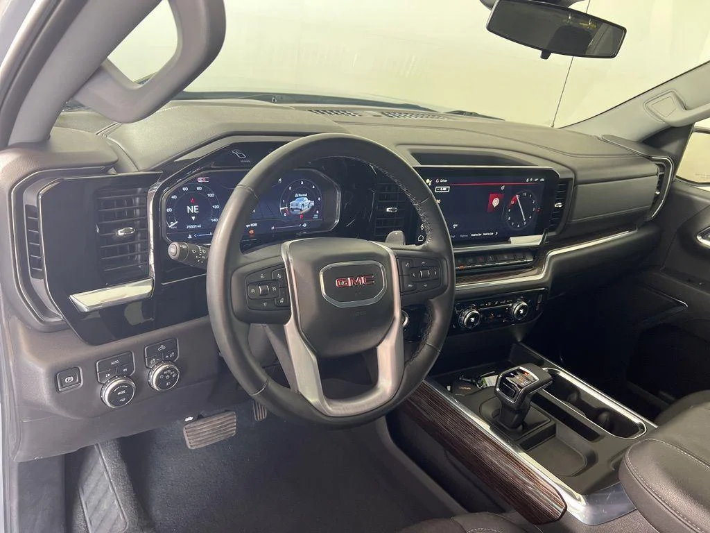 Used 2024 Gray GMC Elevation image 4