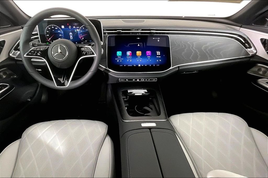 New 2026 MANUFAKTUR Alpine Grey Mercedes-Benz E 350 image 5