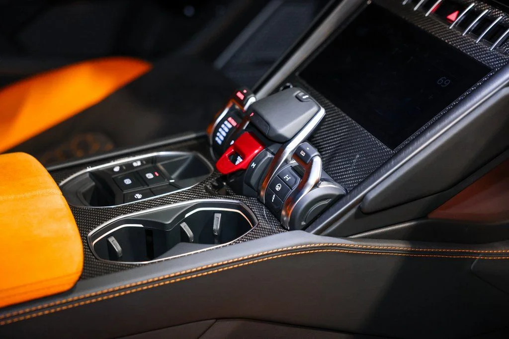 Used 2022  Lamborghini  image 22